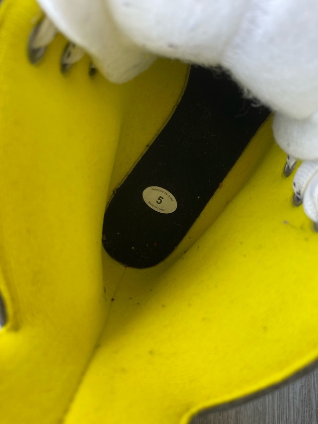 Bauer Supreme Skates - Size 5 - photo 3