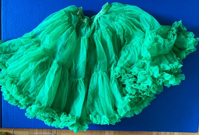 5 VINTAGE PETTICOATS: RED, GREEN - photo 2