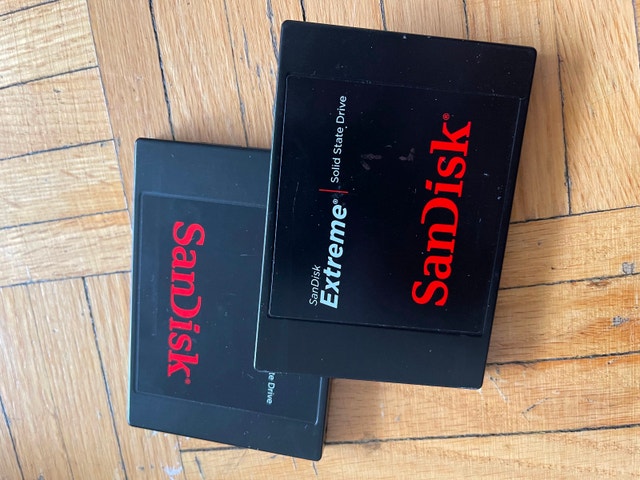Black Magic Cinema Camera + SSDs + Disk Reader - photo 3