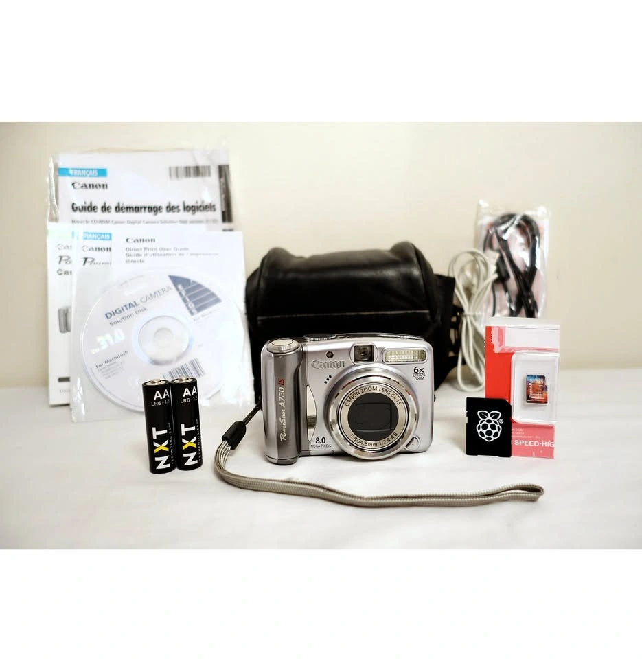 Canon PowerShot A720 IS 8MP 6X Optical Zoom Retro Camera Bundle