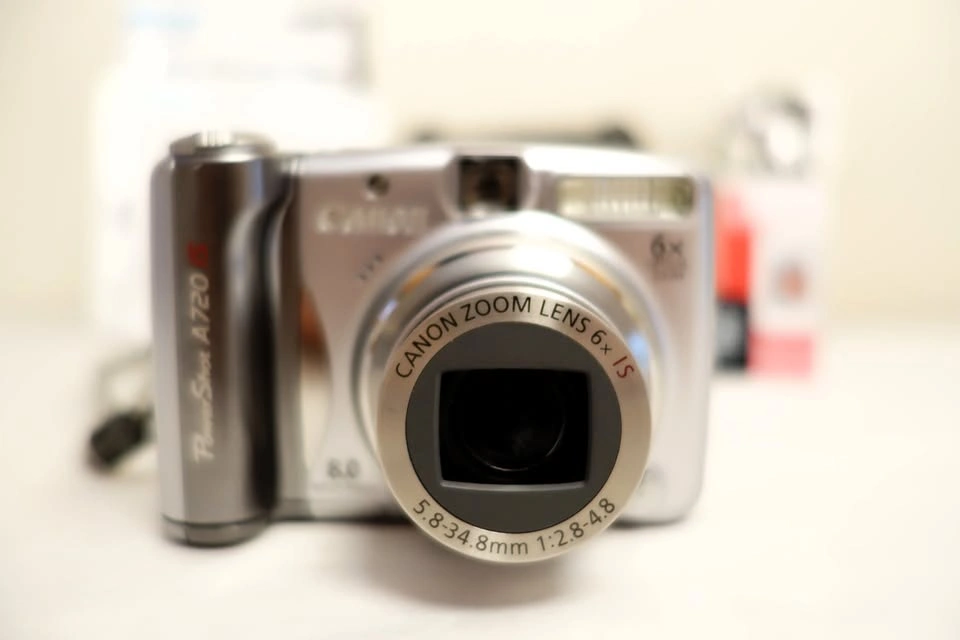 Canon PowerShot A720 IS 8MP 6X Optical Zoom Retro Camera Bundle - photo 3