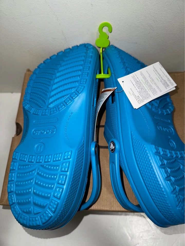 New Crocs Classic Clogs Men's Size 10 & 12 - photo 4