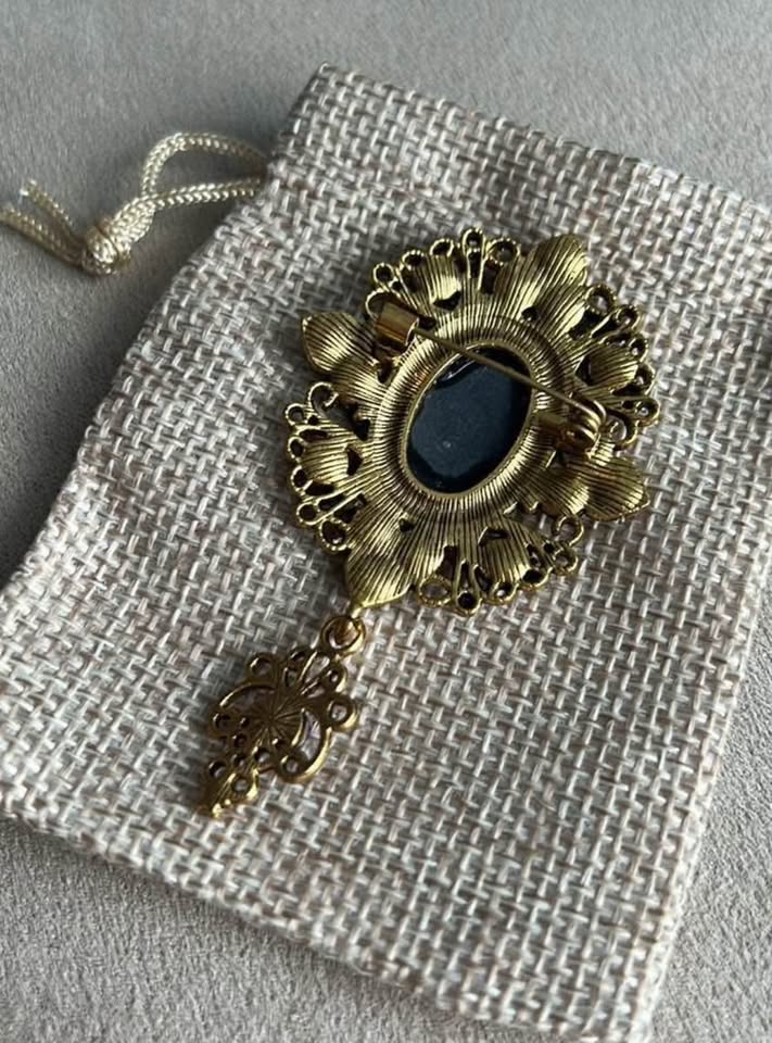 Blue Cameo Brooch - photo 2