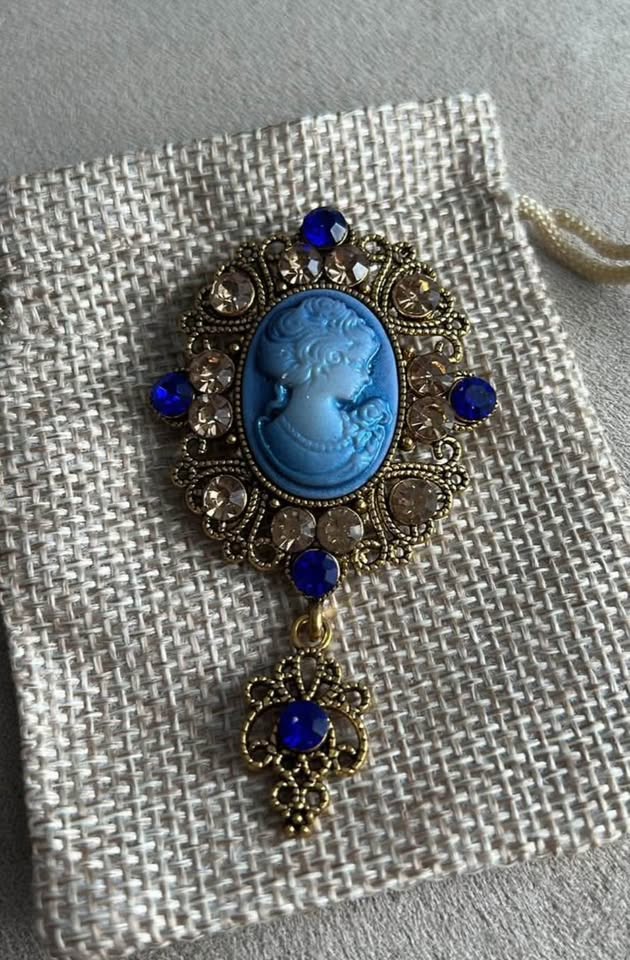 Blue Cameo Brooch - photo 3