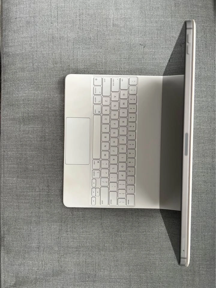 iPad Pro 12.9 + Magic Keyboard + Apple Pencil - photo 3