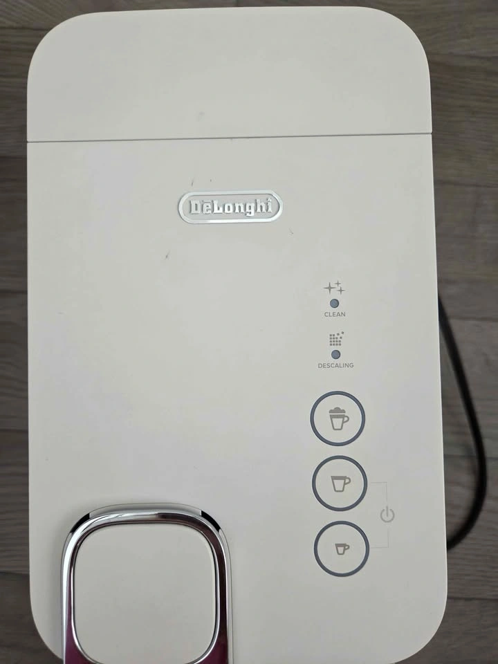 Nespresso DeLonghi Machine - photo 4
