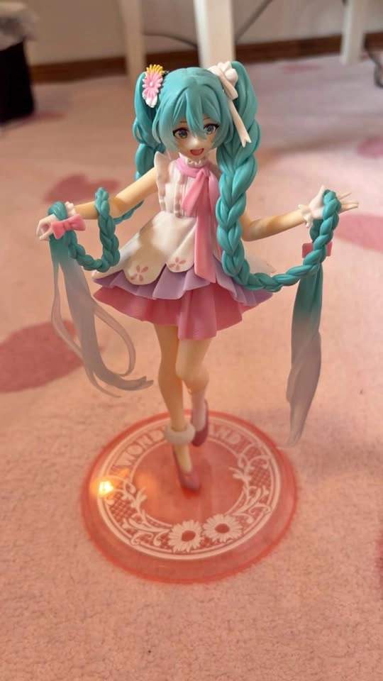 Anime Figure - Wonderland Miku
