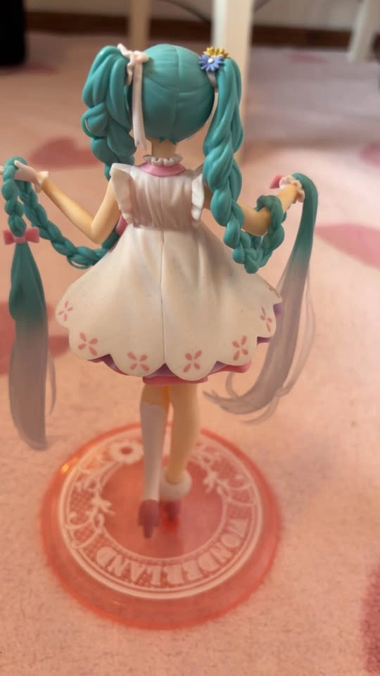 Anime Figure - Wonderland Miku - photo 3
