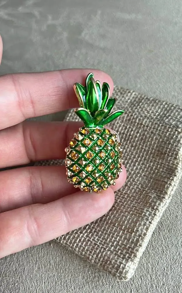 Pineapple Brooch thumbnail