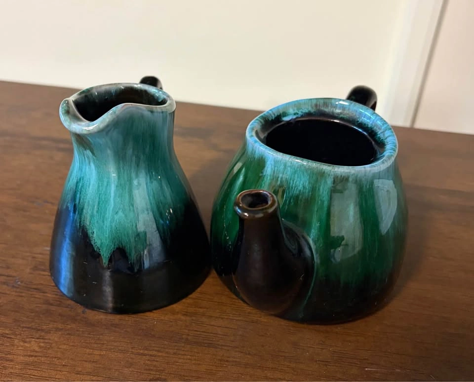 Vintage Blue Mountain Pottery Creamer & Teapot Set – Made in Ont - photo 2