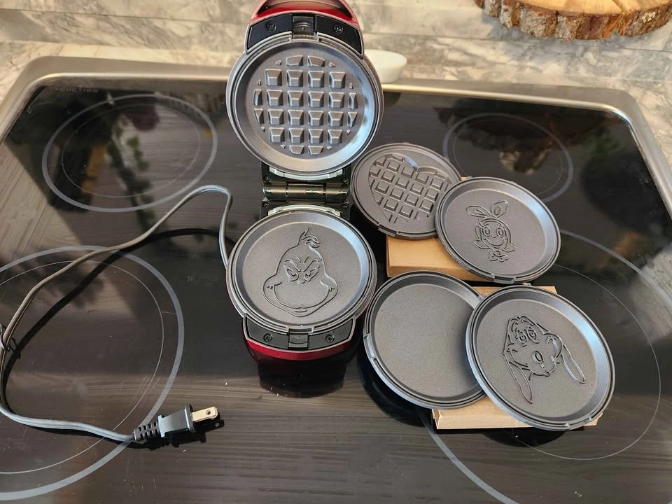 The Grinch - Non-Stick Waffle Maker - photo 2