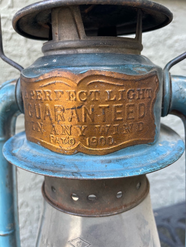Antique Kerosene Lamp Made in Canada - photo 2