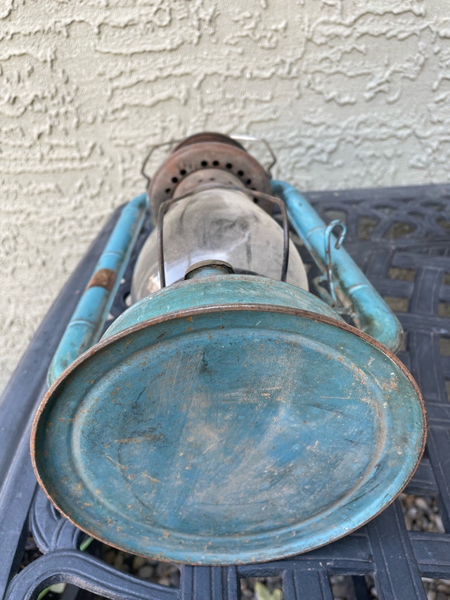 Antique Kerosene Lamp Made in Canada - photo 5