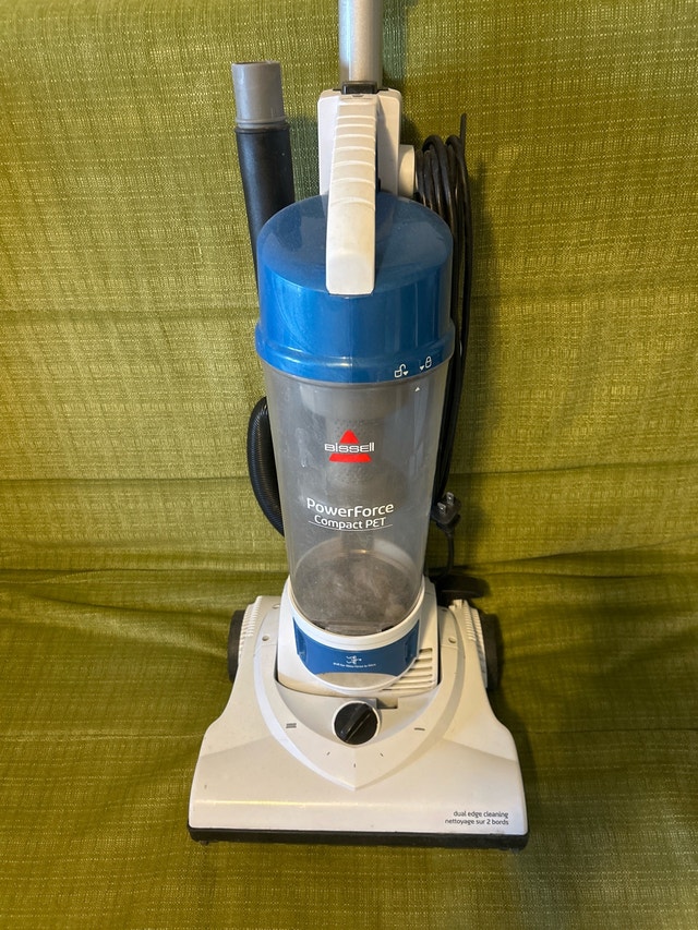 Bissell PowerForce Compact PET Vacuum