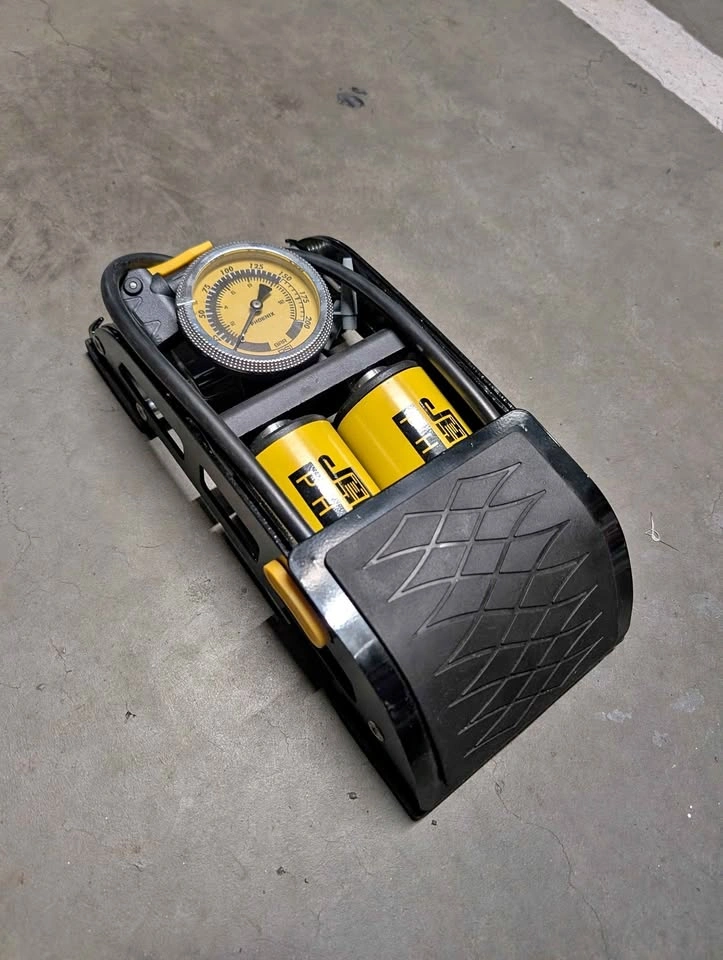 Dual Chamber Foot Pump for Bikes, Cars & Sporting Goods