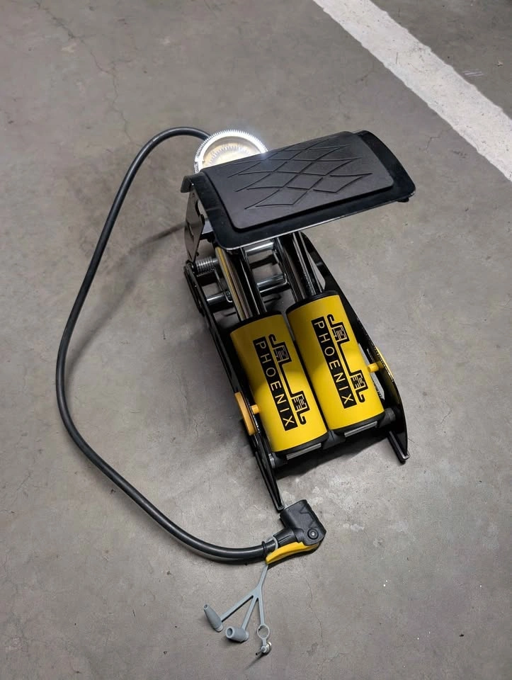 Dual Chamber Foot Pump for Bikes, Cars & Sporting Goods - photo 2