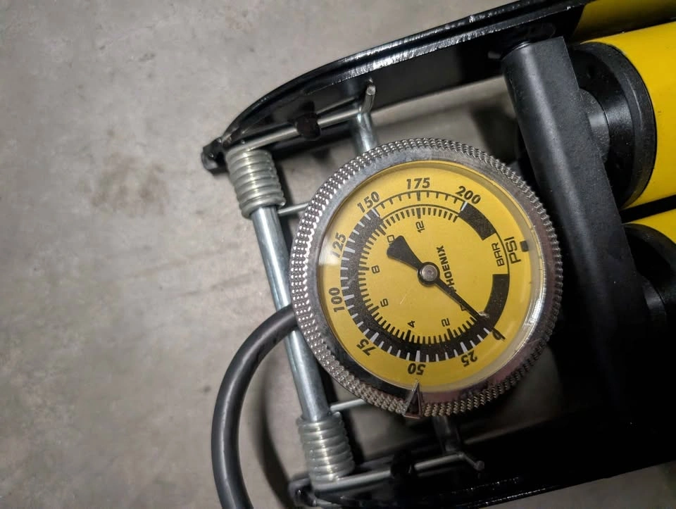 Dual Chamber Foot Pump for Bikes, Cars & Sporting Goods - photo 3