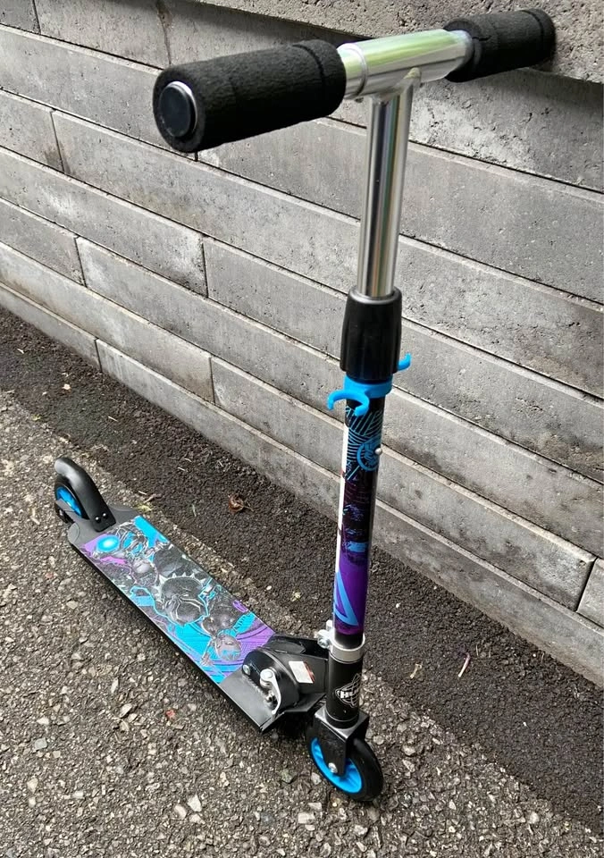 Kids folding scooter brand new