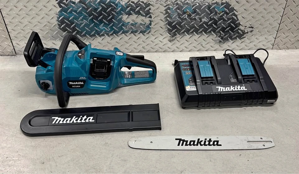 Makita XCU04 Cordless Chainsaw Kit
