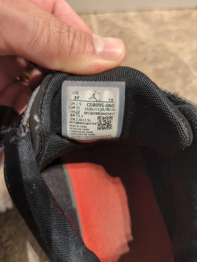 Jordan Sneakers image indicator(2)