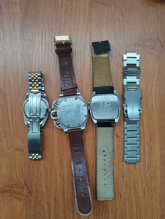 Broken Watches image indicator(2)
