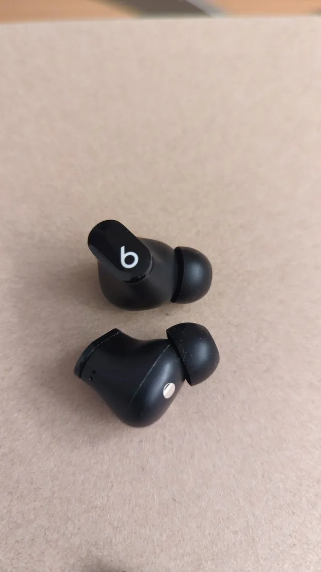 Beats, Wired Earphones, Blackberry Headphones image indicator(2)