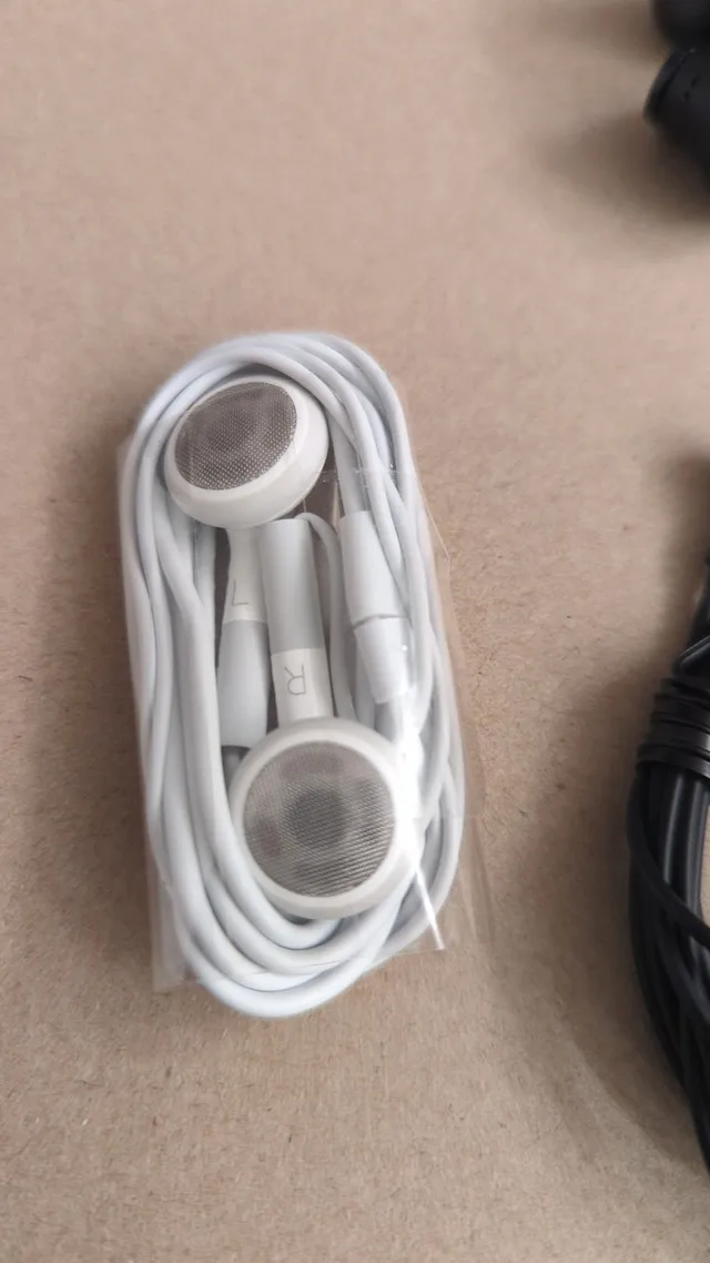 Beats, Wired Earphones, Blackberry Headphones image indicator(3)