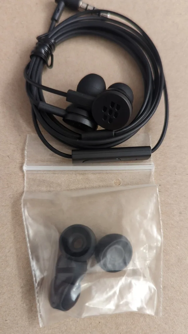 Beats, Wired Earphones, Blackberry Headphones image indicator(4)