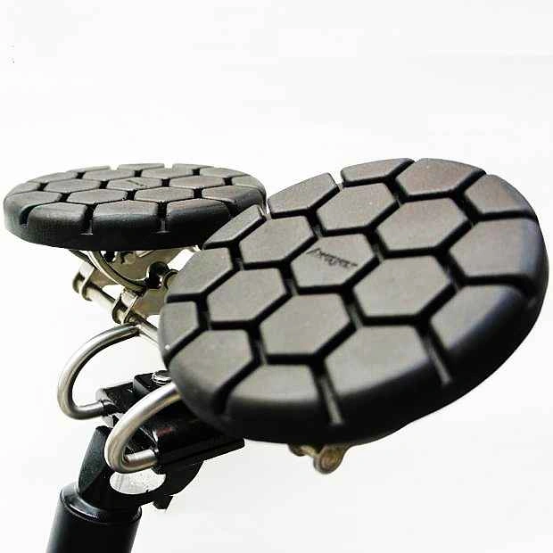 Double saddle bike seat for perineal relief - photo 2