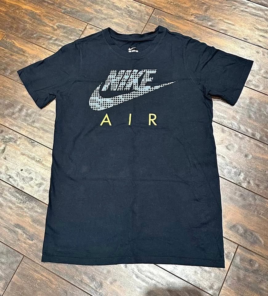 Black T-shirt