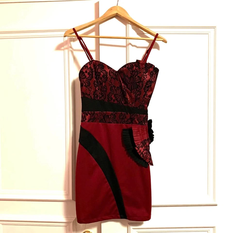Red Lacy Bodycon Dress (Small)