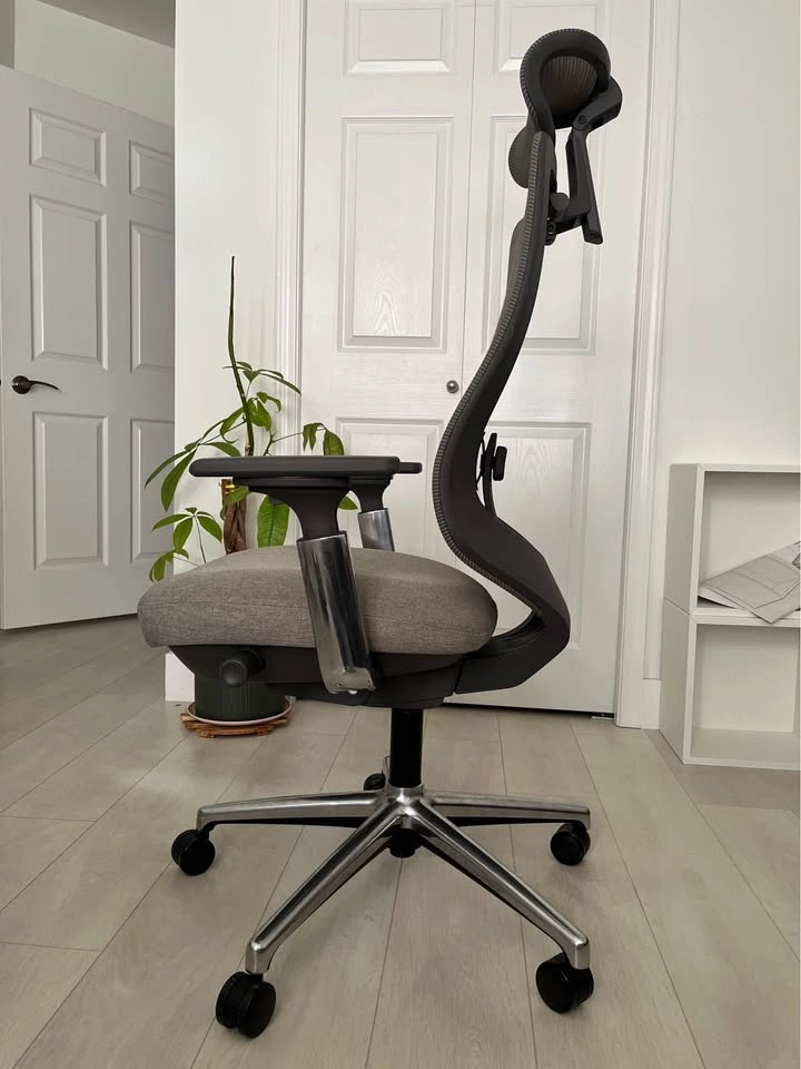 Colamy Atlas Ergo Chair (Excellent Condition) - photo 3