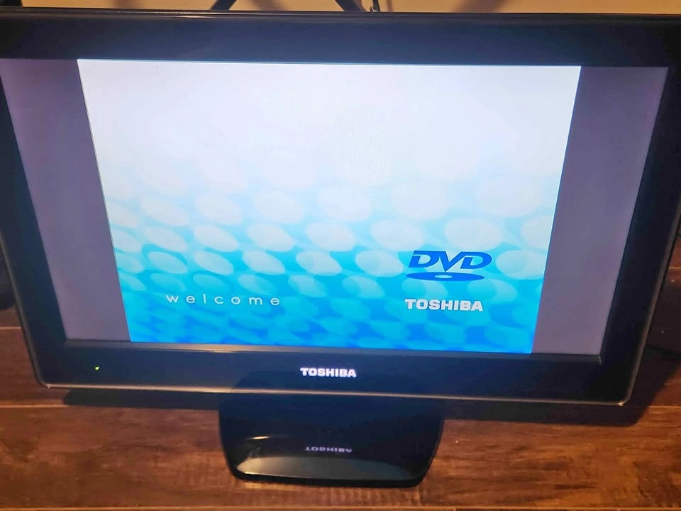 Toshiba 22" LCD TV/DVD Combo w/ Remote