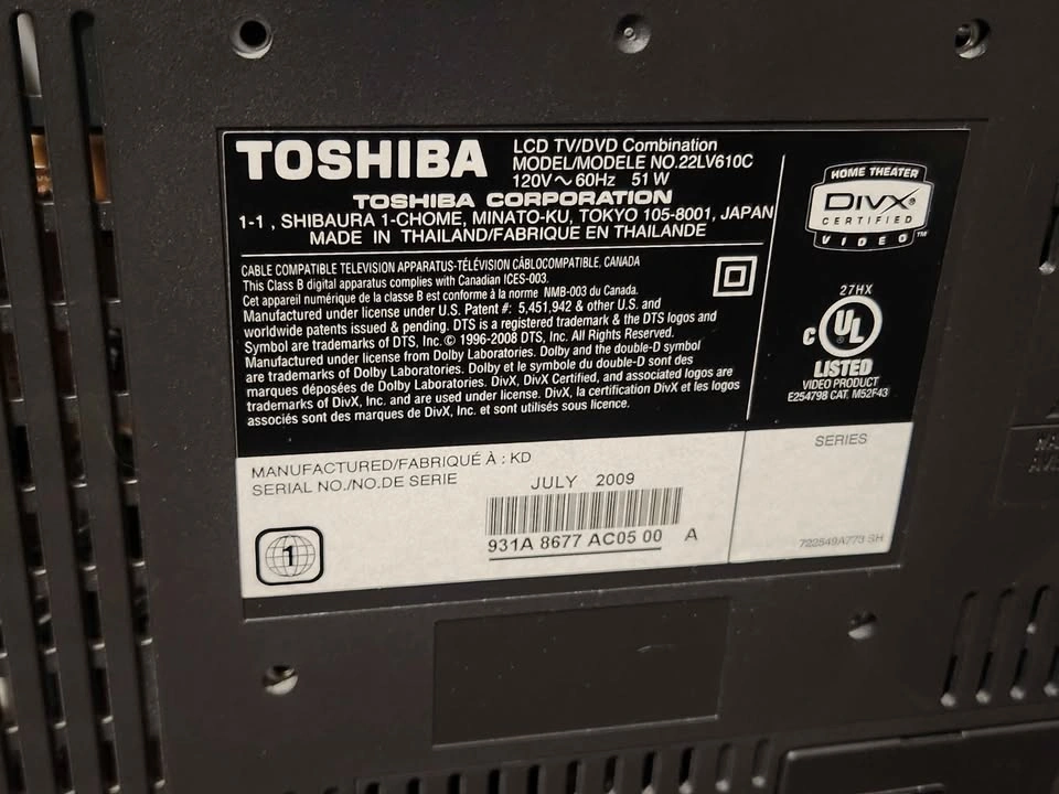 Toshiba 22" LCD TV/DVD Combo w/ Remote - photo 4