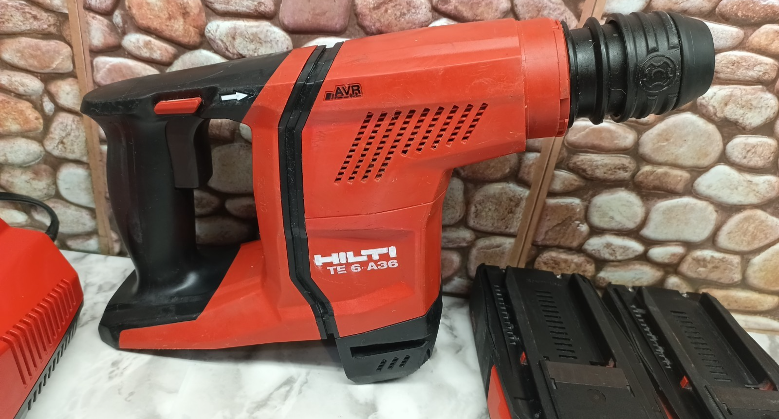Hilti TE 6-A36 Rotary Hammer Drill AVR With Case - photo 4
