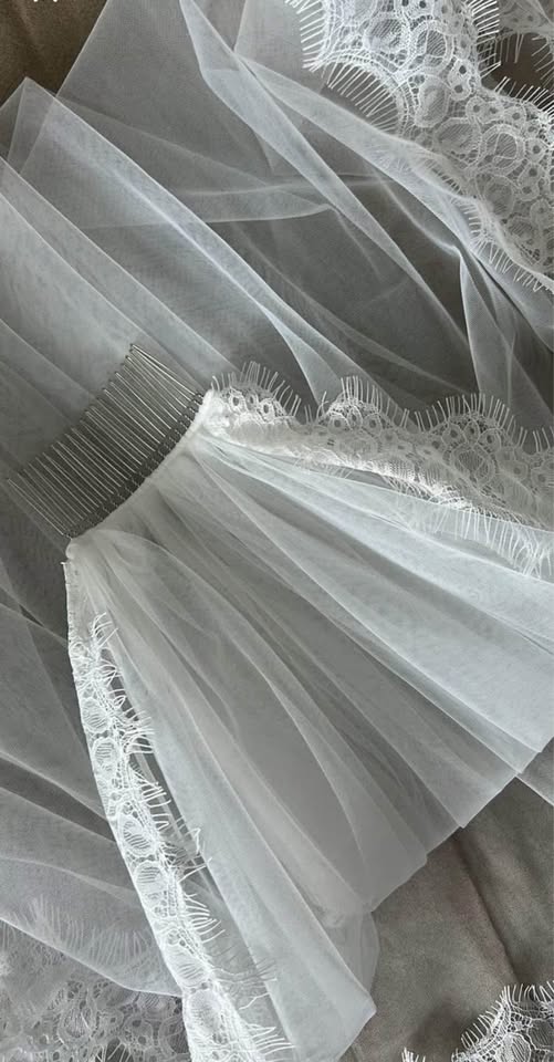 Lace edge Fingertip Veil soft white or ivory - photo 2