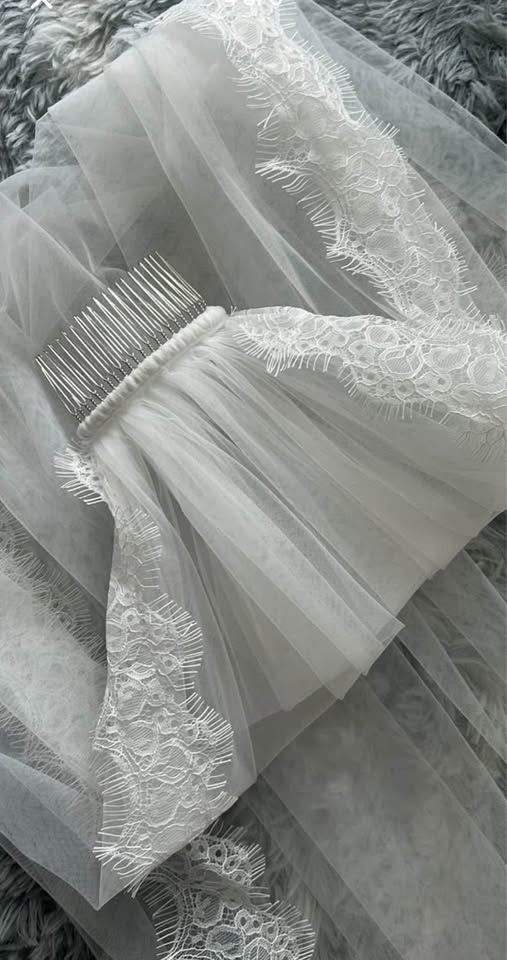 Lace edge Fingertip Veil soft white or ivory - photo 4