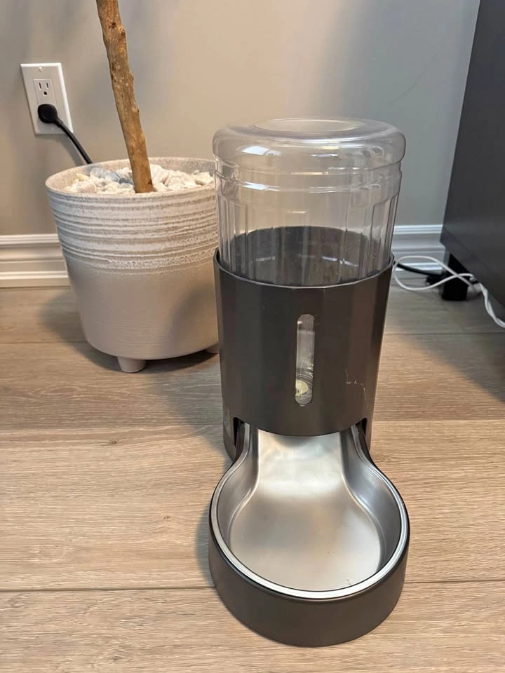 Pet Water Dispenser