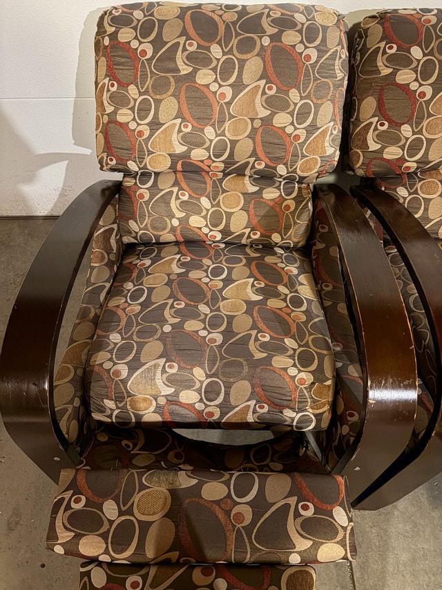 Pair of Reclining Lounge Chairs with Curved Wood Arms - photo 4