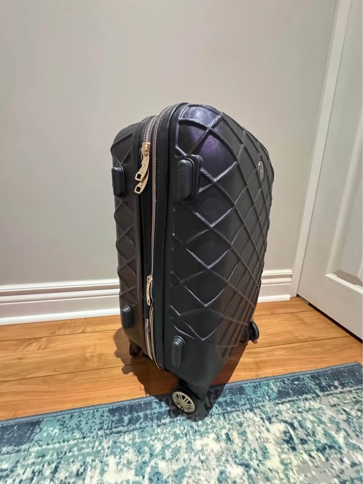Max Studio Carry-On Luggage - Black Hardshell Spinner - photo 4