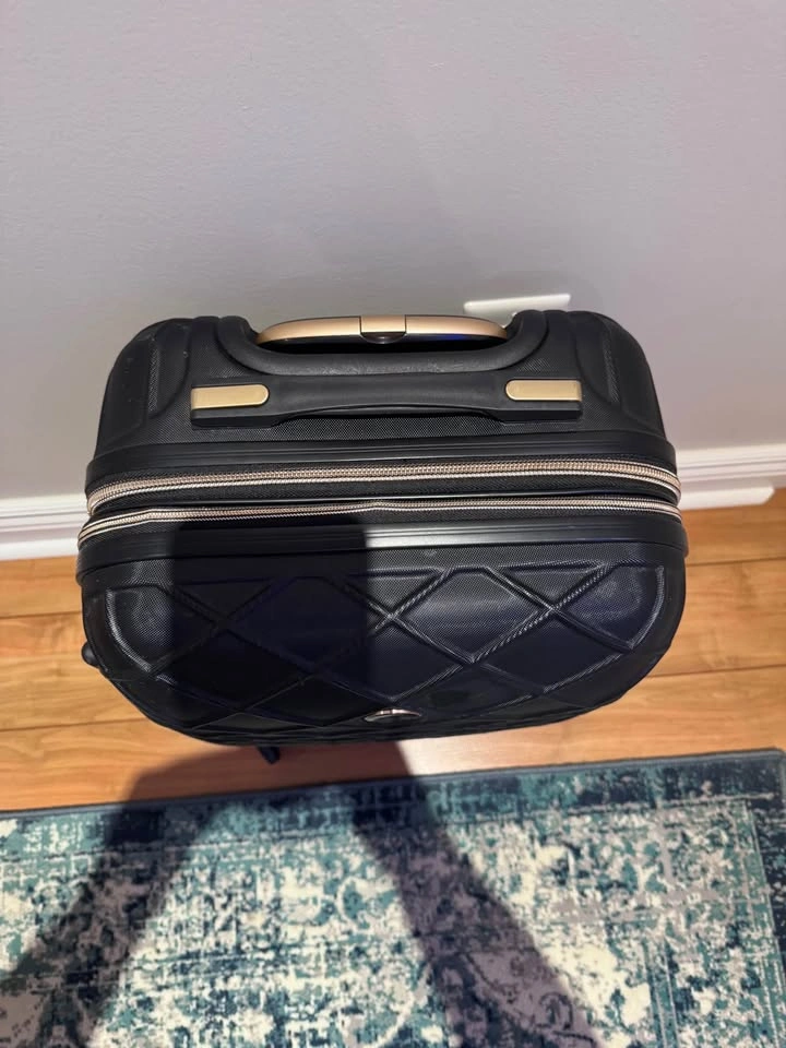 Max Studio Carry-On Luggage - Black Hardshell Spinner - photo 5