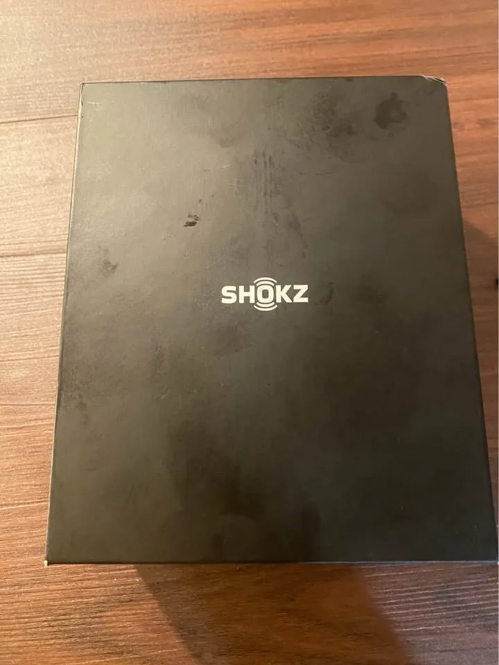 Shokz OpenRun Headphones with Case image indicator(5)