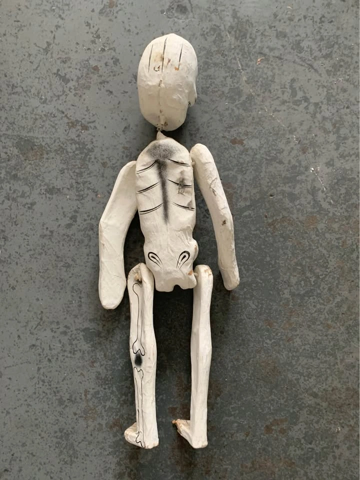 Mexican skeleton in papier mache - photo 2