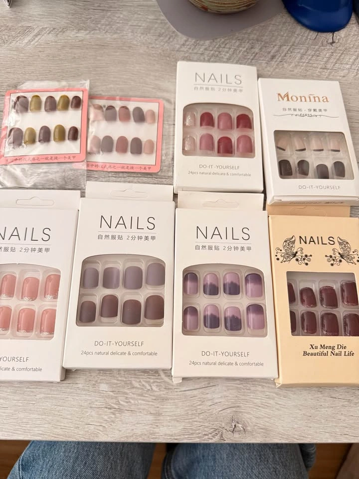 Press on nails
