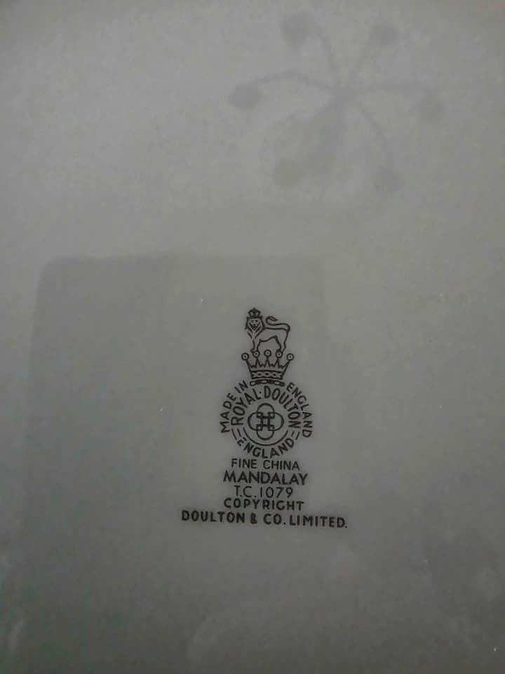 Royal Doulton Mandalay Handled Serving Plate - photo 4