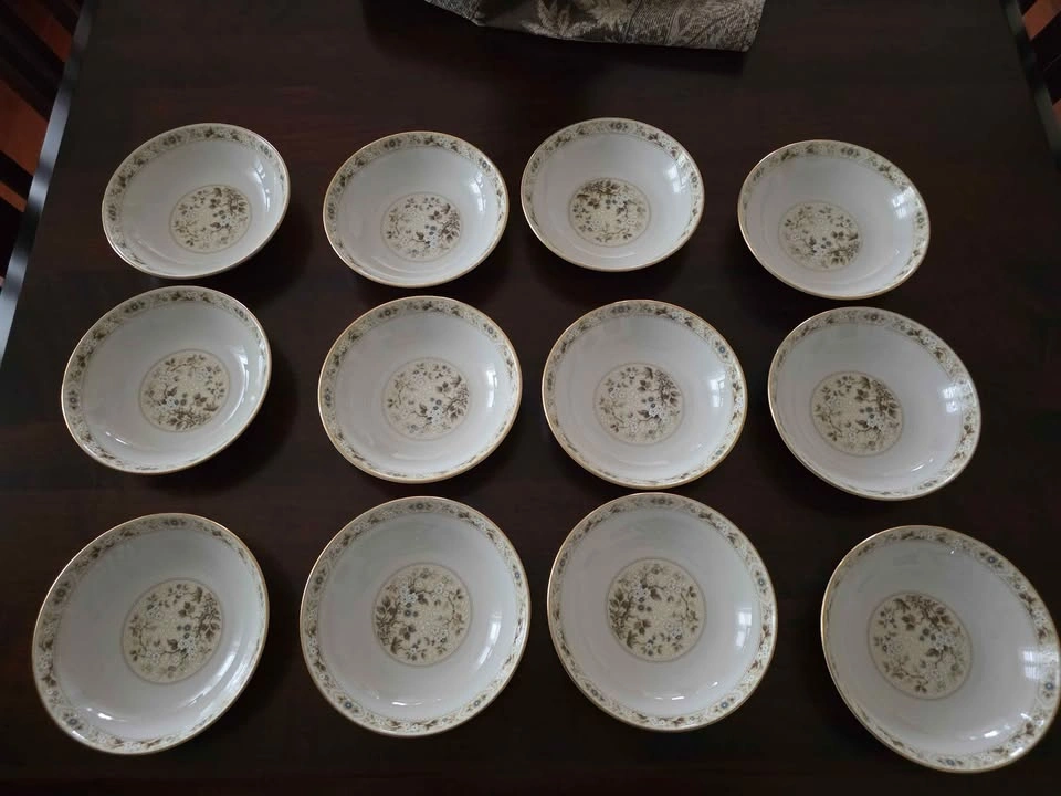 12 Royal Doulton Mandalay Soup/Salad Bowls - photo 2