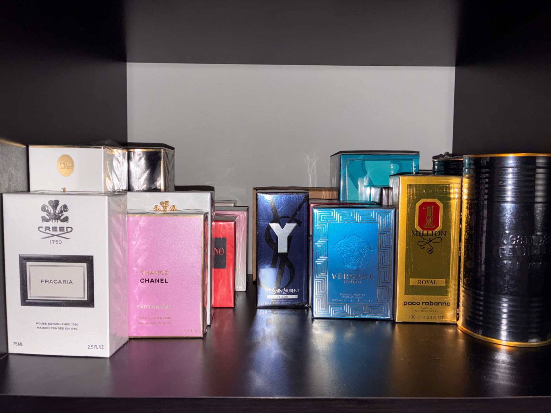 Perfumes for Women and Men - photo 2