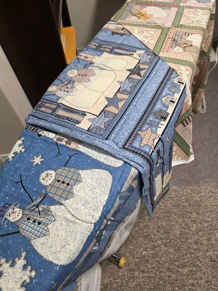 3 Pieces of Snowman Themed Cotton Fabrics - photo 2