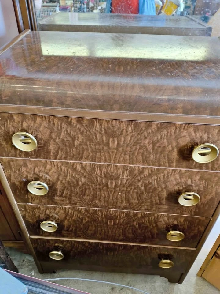 Vintage Gelco Furniture Co. 4-Drawer Waterfall Dresser