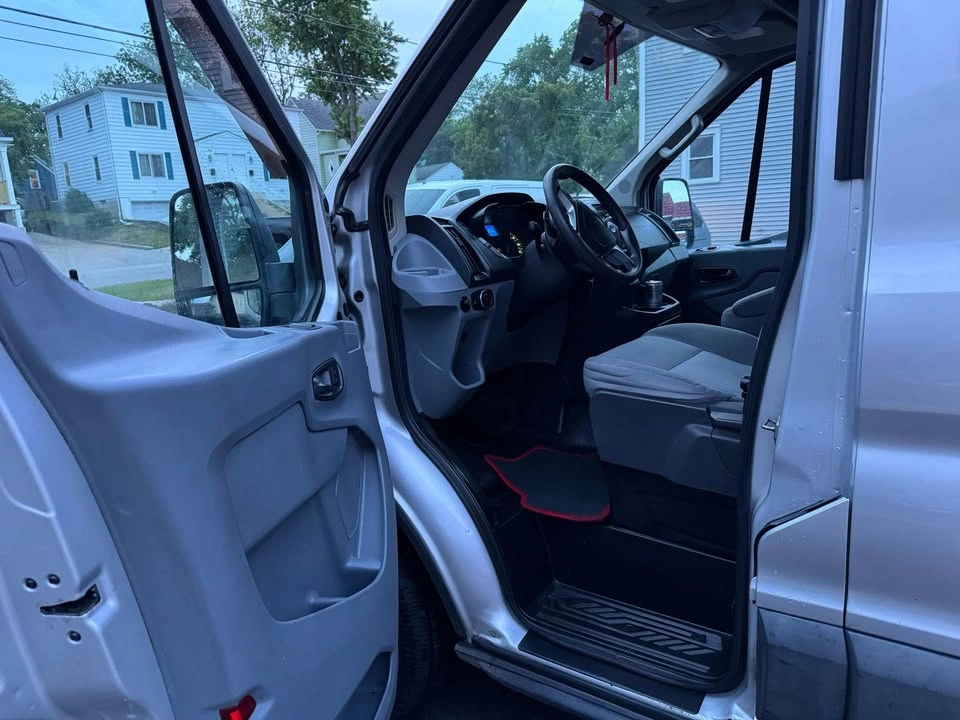 2015 Ford Transit 250 - photo 3